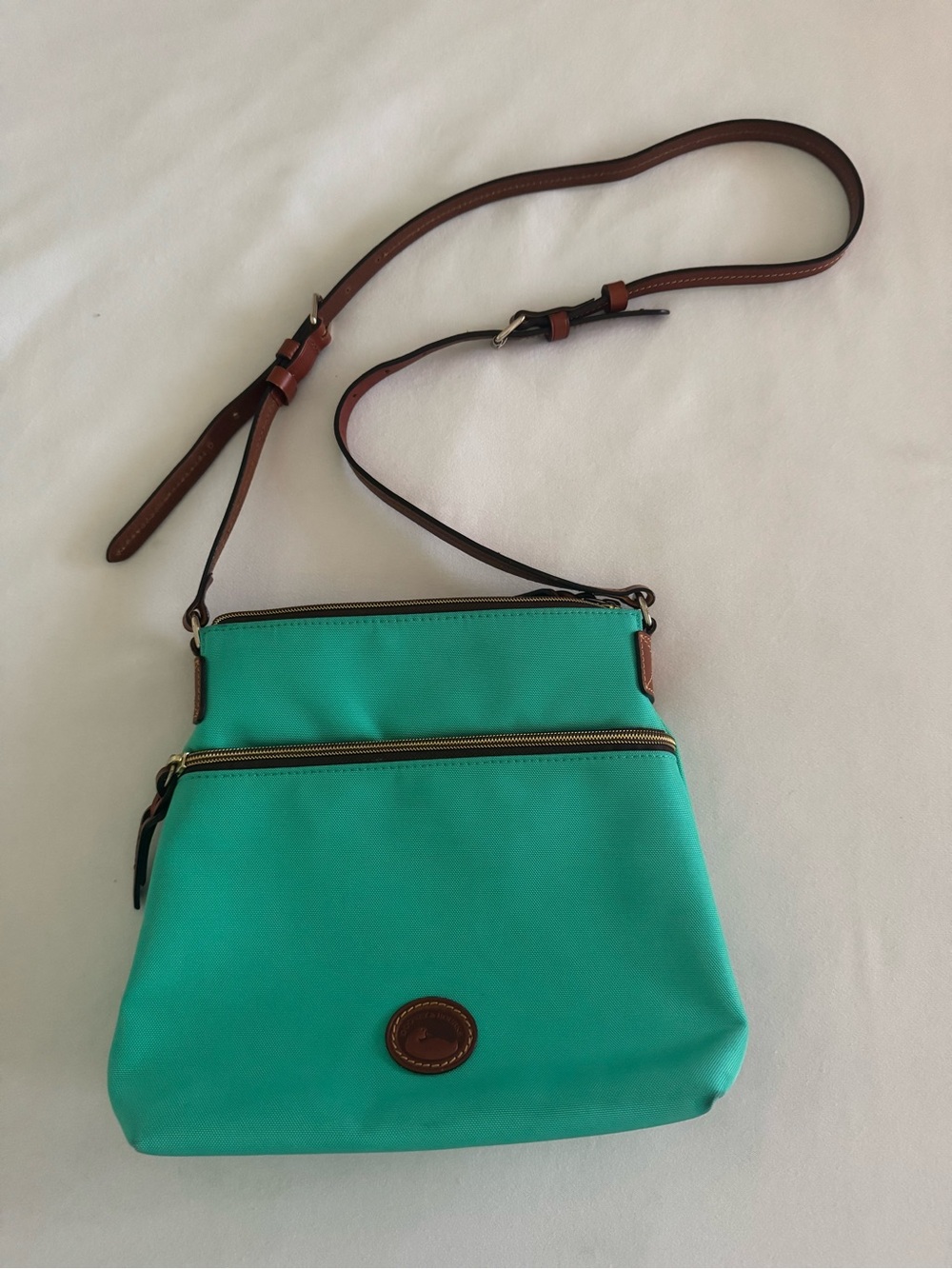 NWOT Dooney & Bourke nylon double zip cross body bag.